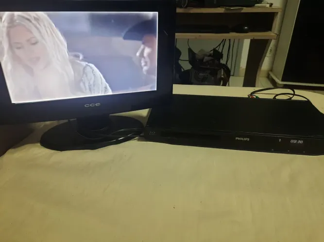 Vendo peças deste Blu-ray Philips BDP3200X/78