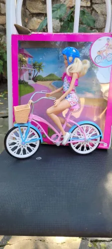 Barbie na bicicleta