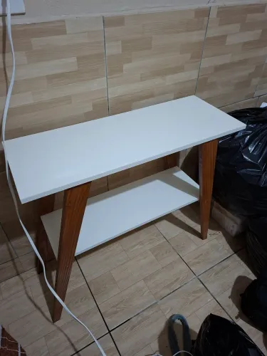 Mesa lateral/aparador novo