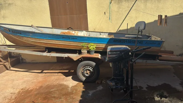 Kit : canoa, berço e motor de popa Evinrude 15 hp