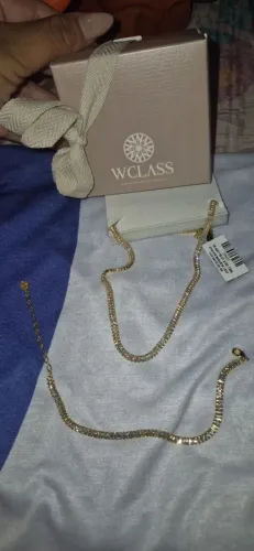 Colar e pulseira novos, nunca usado.