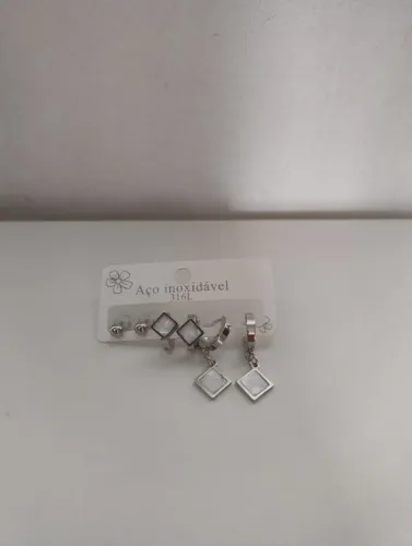 Conjunto com 3 brincos em aço inoxidável
