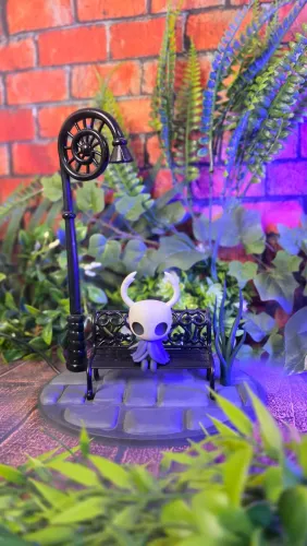 Estátua Hollow Knight com Led