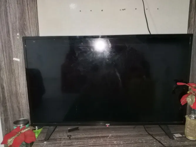 Venda de uma tv da marca AOC