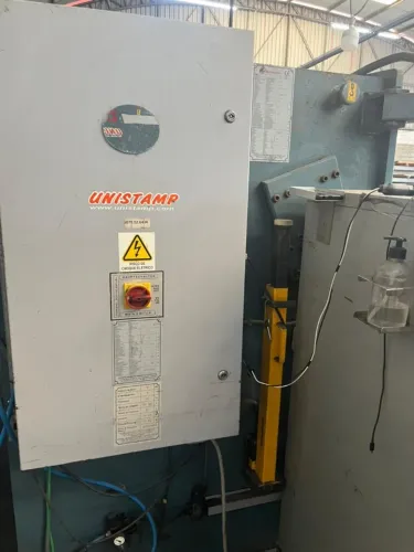 GUILHOTINA CNC DURMA SBT 3006