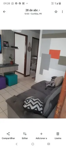 Dividir casa com dois quartos. 