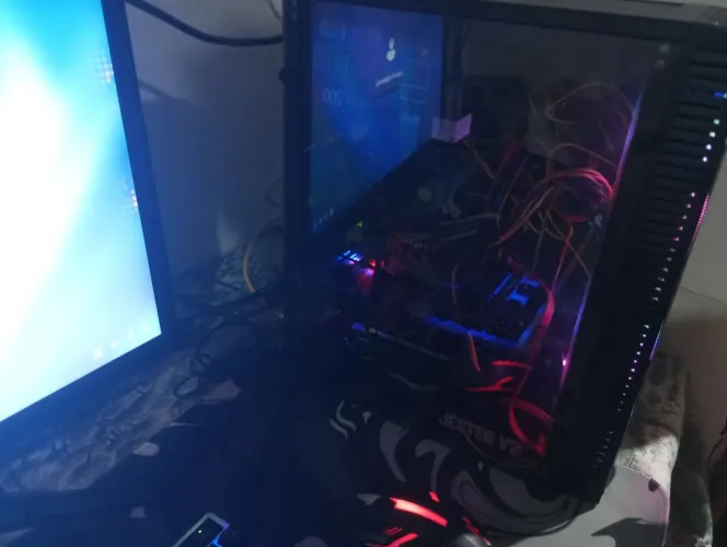 Vendo computador funcionando normalmente, valor negociável,não aceito cartão e nem entrega