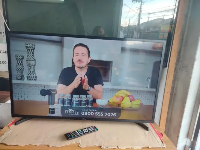 Tv Samsung semi novo 42 polegadas
