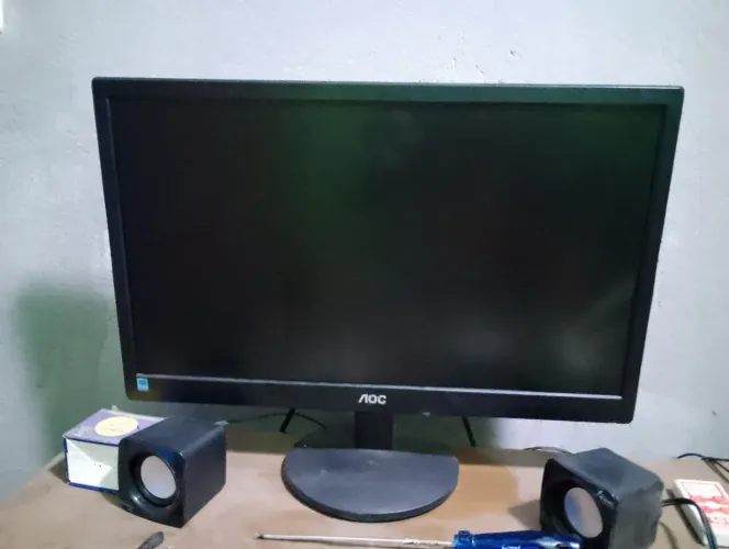 Monitor AOC 18,5 VGA LED - Semi Novo