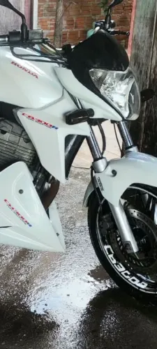 Moto CB 300