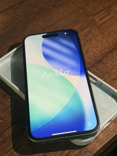 iPhone 16