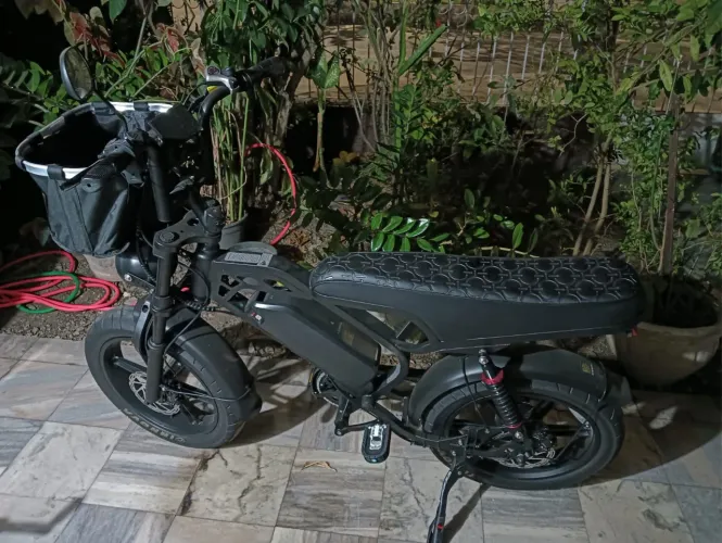 Bike elétrica V9 novíssima, 140 km rodados