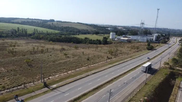 Área Industrial e Comercial com 416.000 m² (17 Alqueires Paulistas) na Rodovia ItuSorocaba