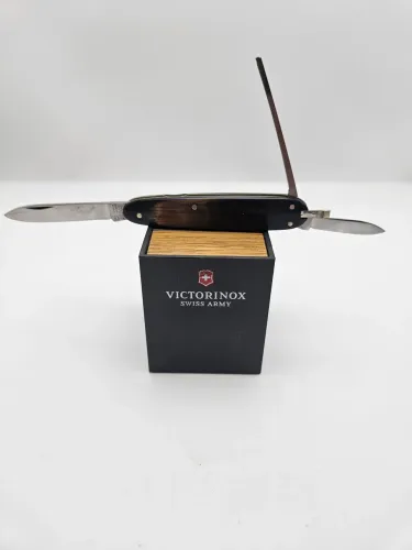 Victorinox Accountant com a ponta da LNF quebrada