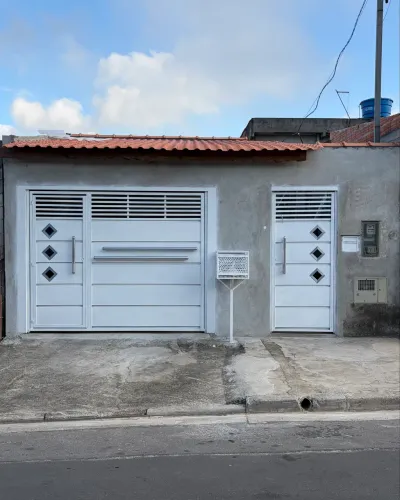 VENDO CASA: R$210 MIL. 5 cômodos 3 banheiros. Quitado com escritura.