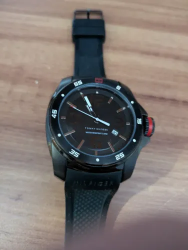 Relógio Tommy Hilfiger Masculino em Aço - ÓTIMAS CONDIÇÕES - Funcionando