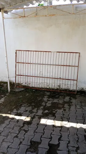 Vendo uma grade em ótima qualidade falar no numero- 98869 -8597