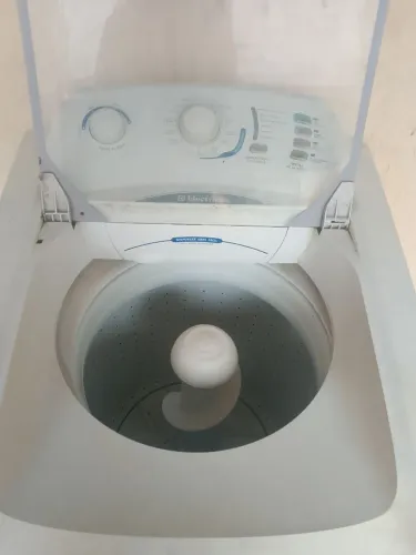 Vende-se essa máquina de lavar roupa 