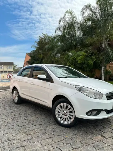Fiat Grand Siena Essence 1.6 Flex 16V 2016