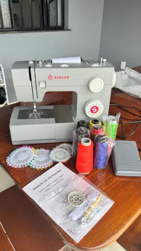 Vende-se máquina de costura NOVA