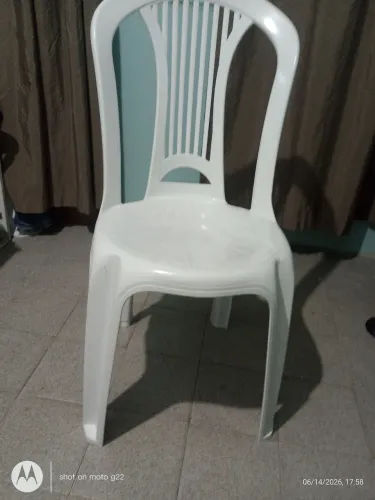 Cadeiras de plástico