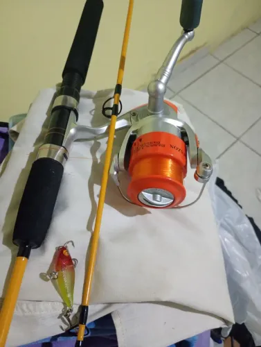 Vende-se molinete de pesca