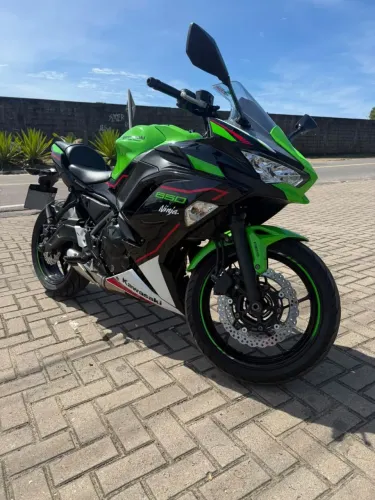 Kawasaki Ninja 650 2022 | 24.000 km | Abaixo da FIPE