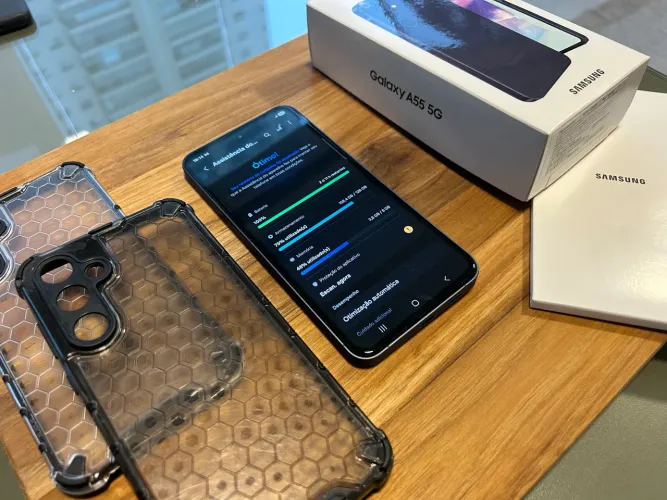 Samsung Galaxy A55 5G 256GB - Excelente Estado - Proteção de tela e corpo