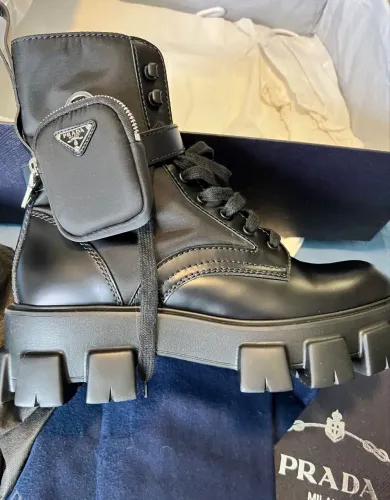 Bota PRADA