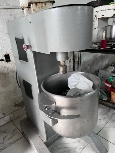 (NEGOCIÁVEL) Batedeira Industrial Planetária 20 Litros - Funcionando Perfeitamente
