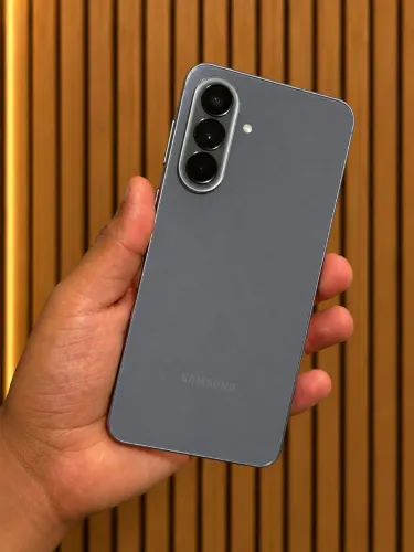 Samsung Galaxy A57 256Gb 5g Com Garantia Samsung (Não Troco)
