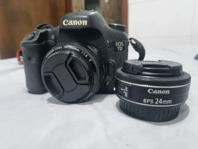Câmera 7D mais uma lente 50mm sem detalhes!