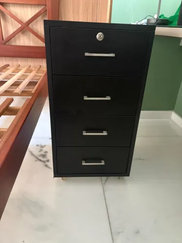 Gaveteiro com 4 gavetas e com giroflex