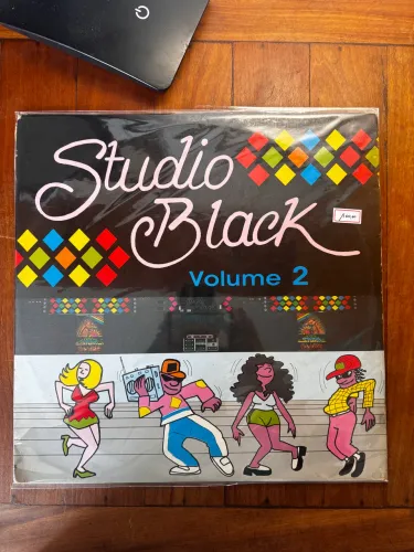 Studio Black Volume 2 - Vinil