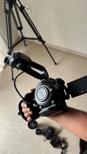 Câmera Canon EOS C100 Mark II