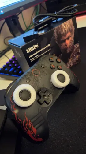 Vendo controle 8BitDo Ultimate 2C Black Myth: Wukong