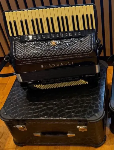Acordeon Scandalli Super Sexta Anos 90