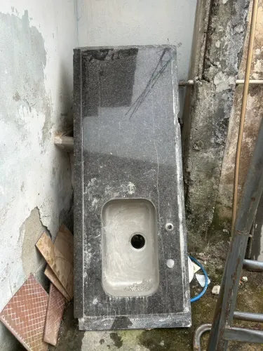 Vende-se telhas madeiras e pedras Pias