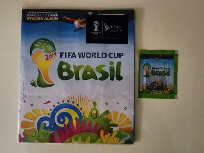 Álbum de Figurinhas Copa do Mundo 2014 Brasil COMPLETO JJ + pacotinho lacrado futebol