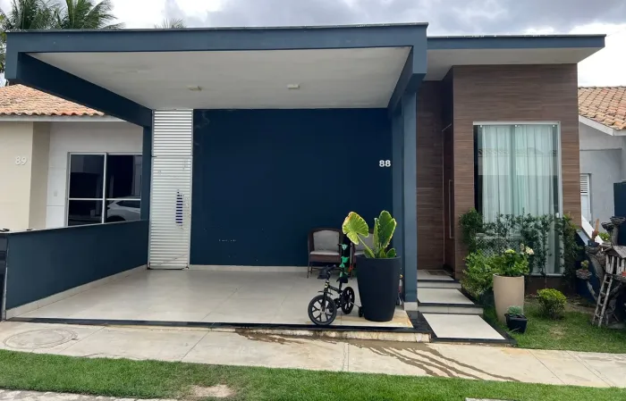 Condomínio Vivi Lavie Casa Reformada com 2/4 sendo 1 suíte e Closet