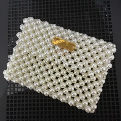 Bolsinha de pérolas