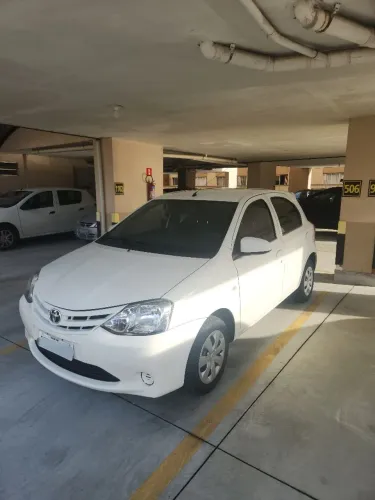 Toyota Etios X 1.3 Flex 16V 5P Mec. 2014