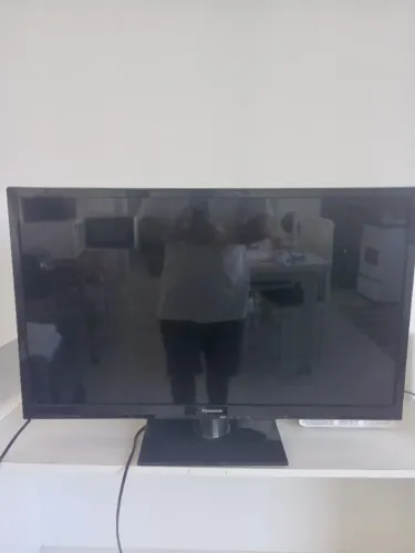 TV Panasonic LED + Cabo HDMI Incluso (Ótima p/ PC e Videogame) - Desapego