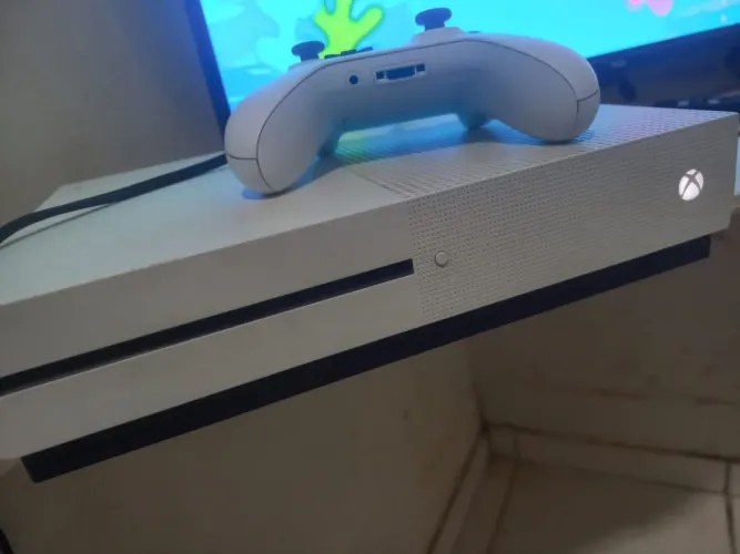 Xbox One S Branco 500GB - Completo seme novo!