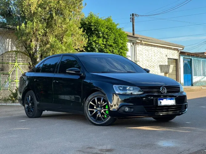 Volkswagen Jetta Comfortline 2.0 T.flex 8V 4P Tipt. 2013