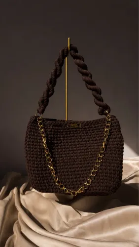 Bolsa de crochê marrom