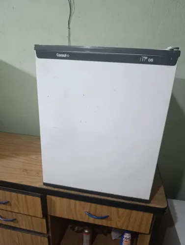 Vendo um frigobar Consul funcionando perfeitamente bairro nova Almeida serra