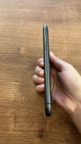 Celular iPhone 11