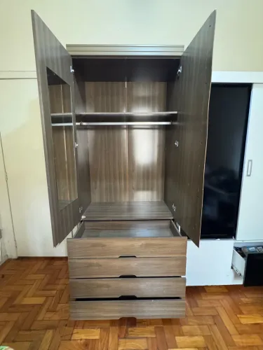 Guarda roupas solteiro