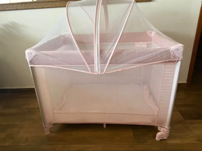 Vendo berço Burigotto rosa